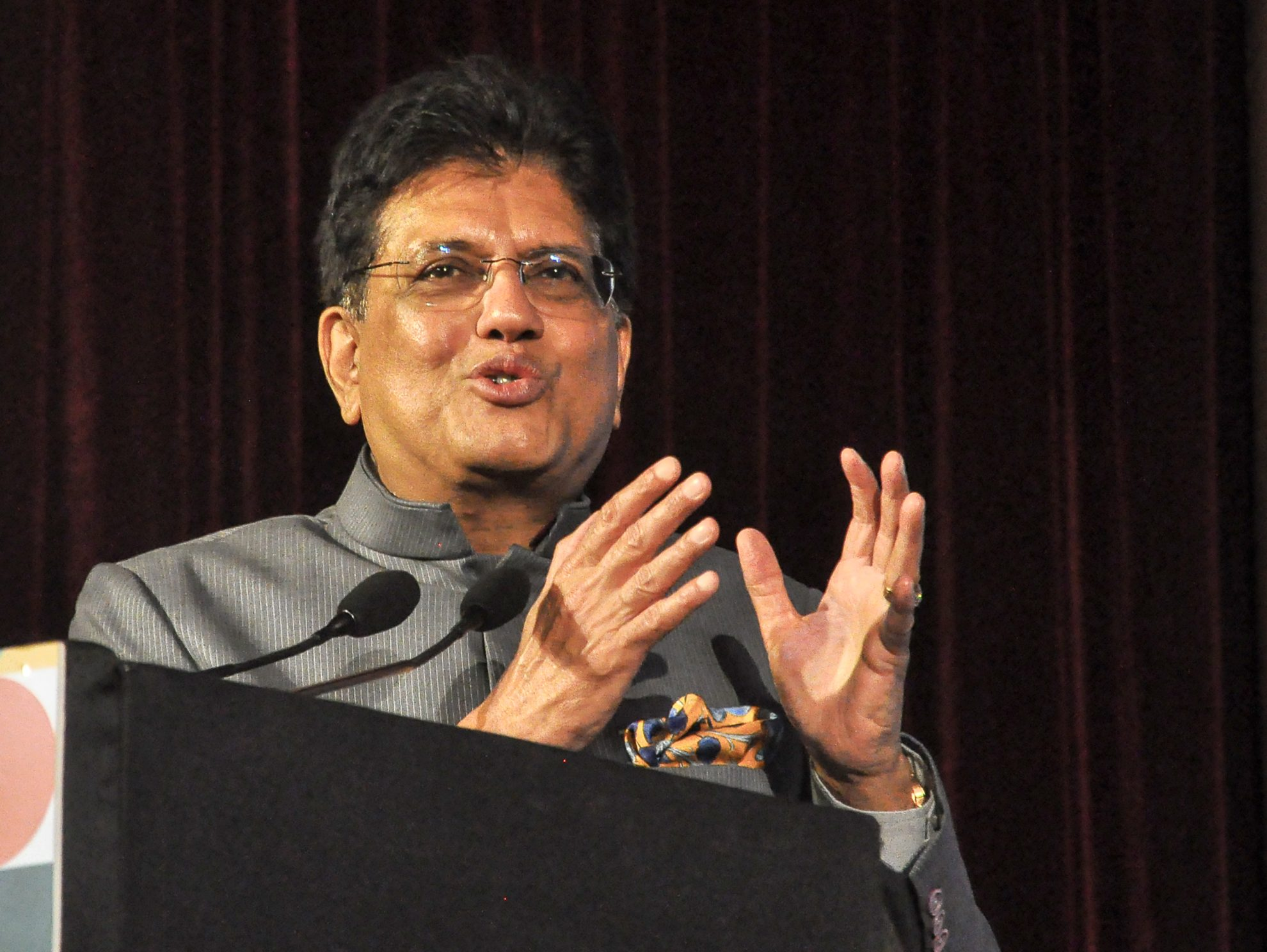 Piyush Goyal Urges CAIT to Hold 'Biggest-Ever Swadeshi Mela' With ITPO